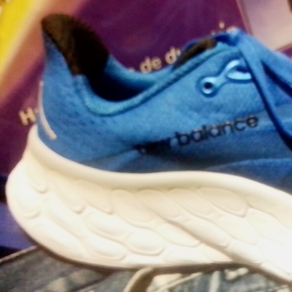 New Balance Fresh Foam Wide sneakers (NEW) - Picture 9 of 9